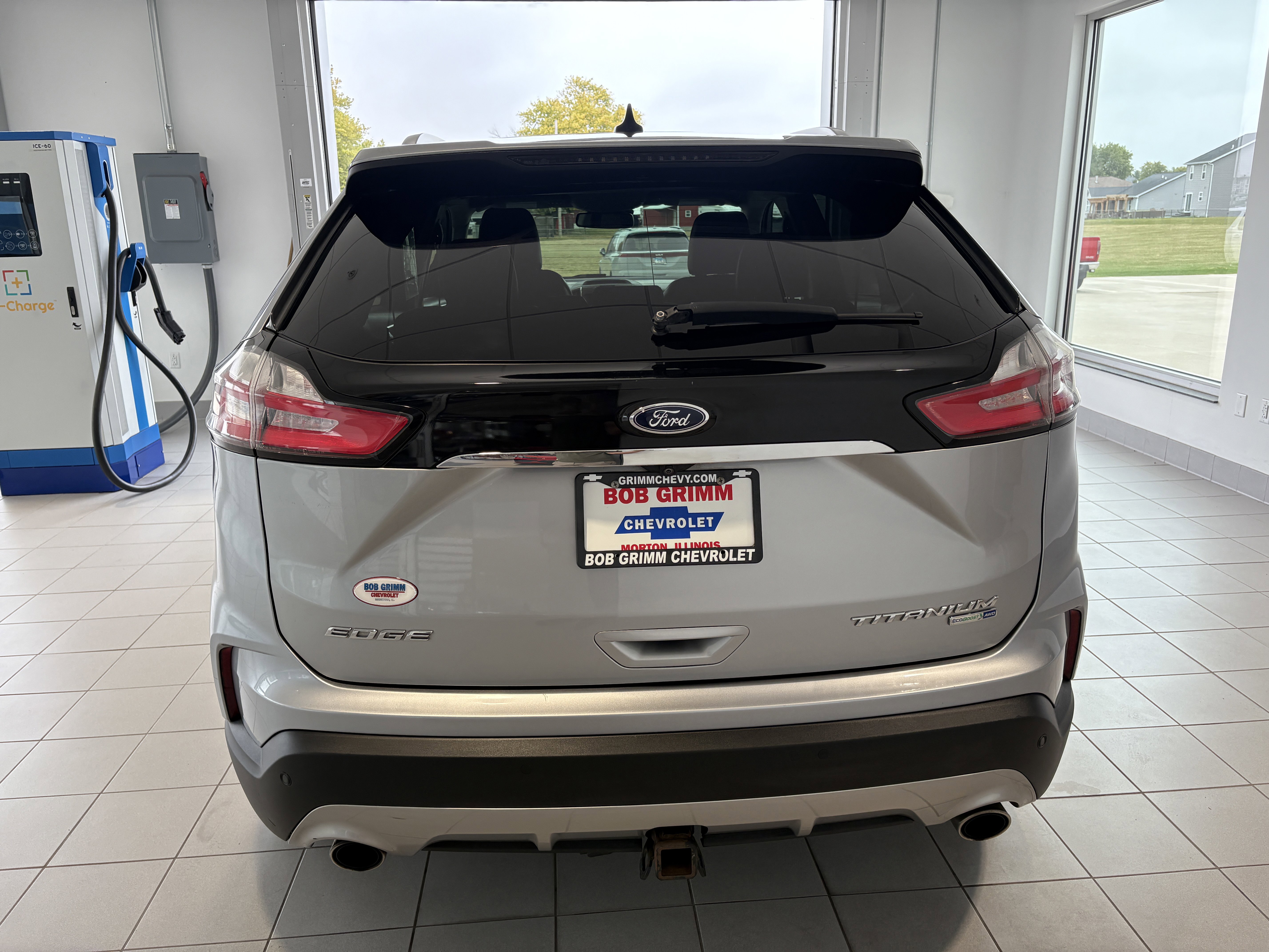 Used 2020 Ford Edge Titanium w/ Class II Trailer Tow Package image 4