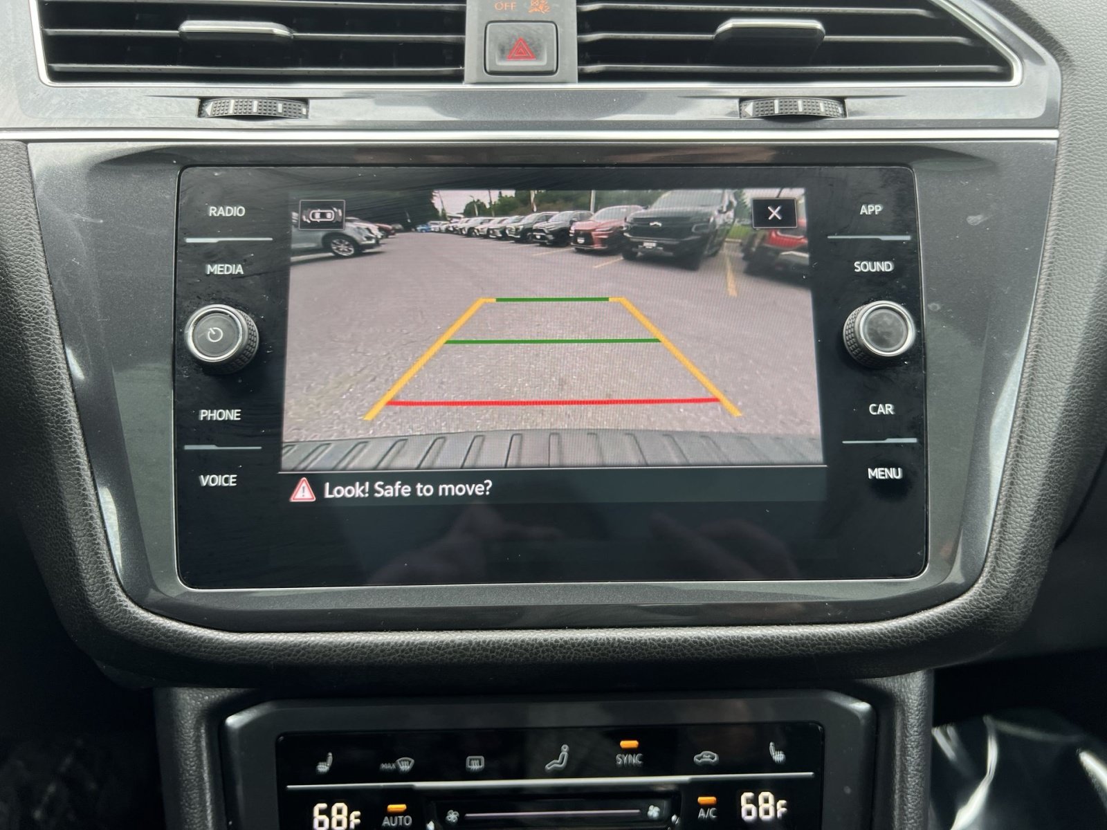 Used 2023 Volkswagen Tiguan SE R-Line AWD/4WD image 19