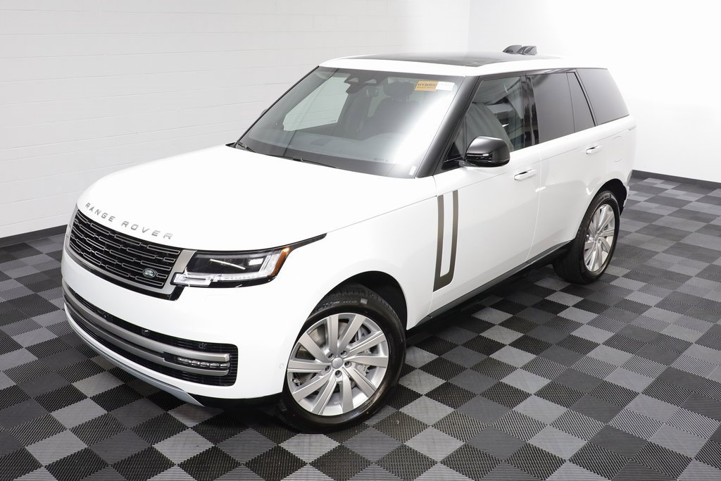 New 2025 Land Rover Range Rover SE image 2