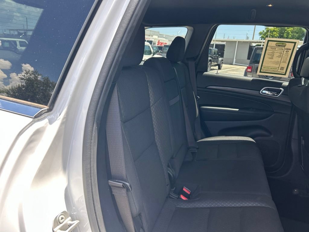 Used 2019 Jeep Grand Cherokee Laredo RWD image 26