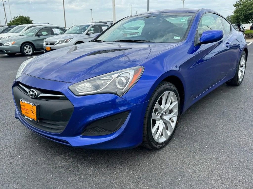 Used 2013 Hyundai Genesis 2.0T RWD image 8