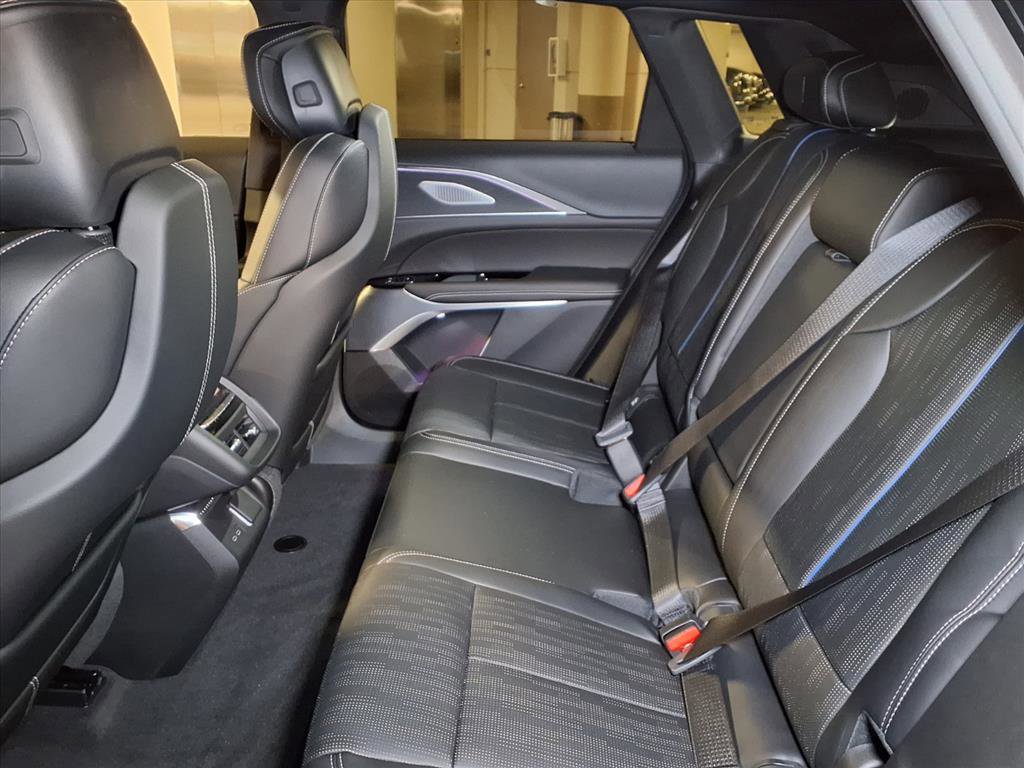 New 2026 Cadillac Lyriq V image 13