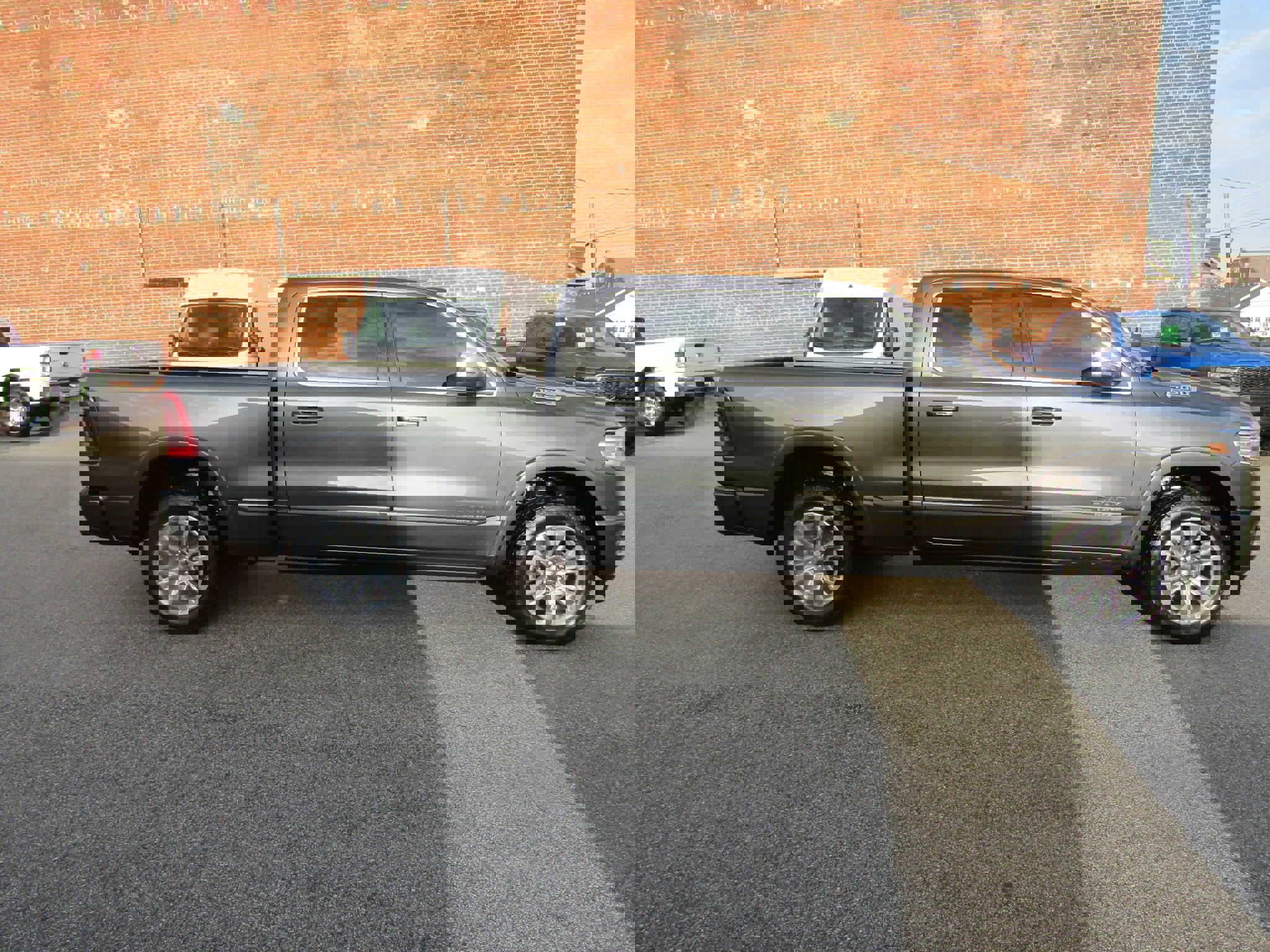 Used 2022 RAM 1500 Limited w/ Off Road Group image 2