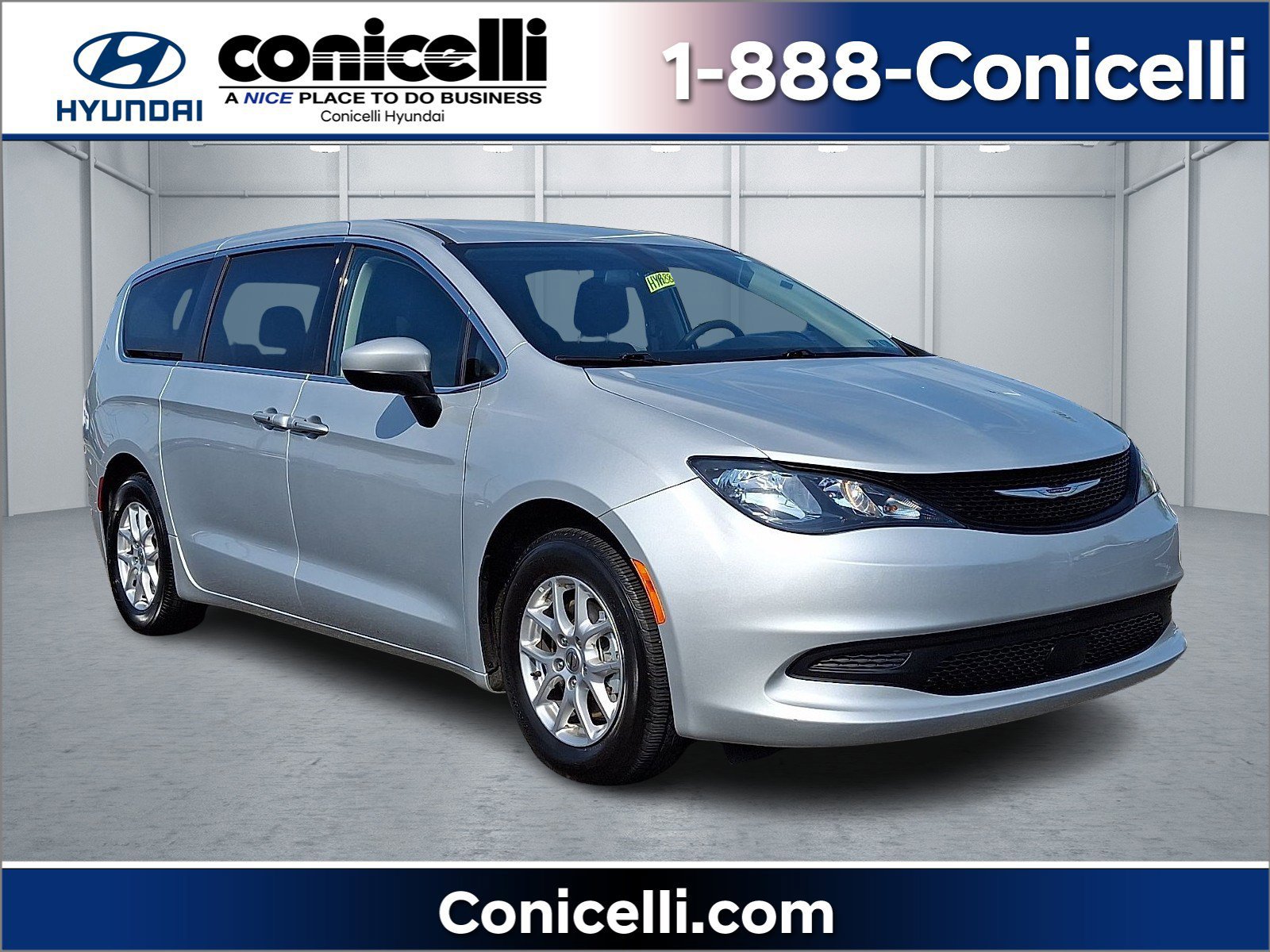 Used 2022 Chrysler Voyager LX FWD image 1