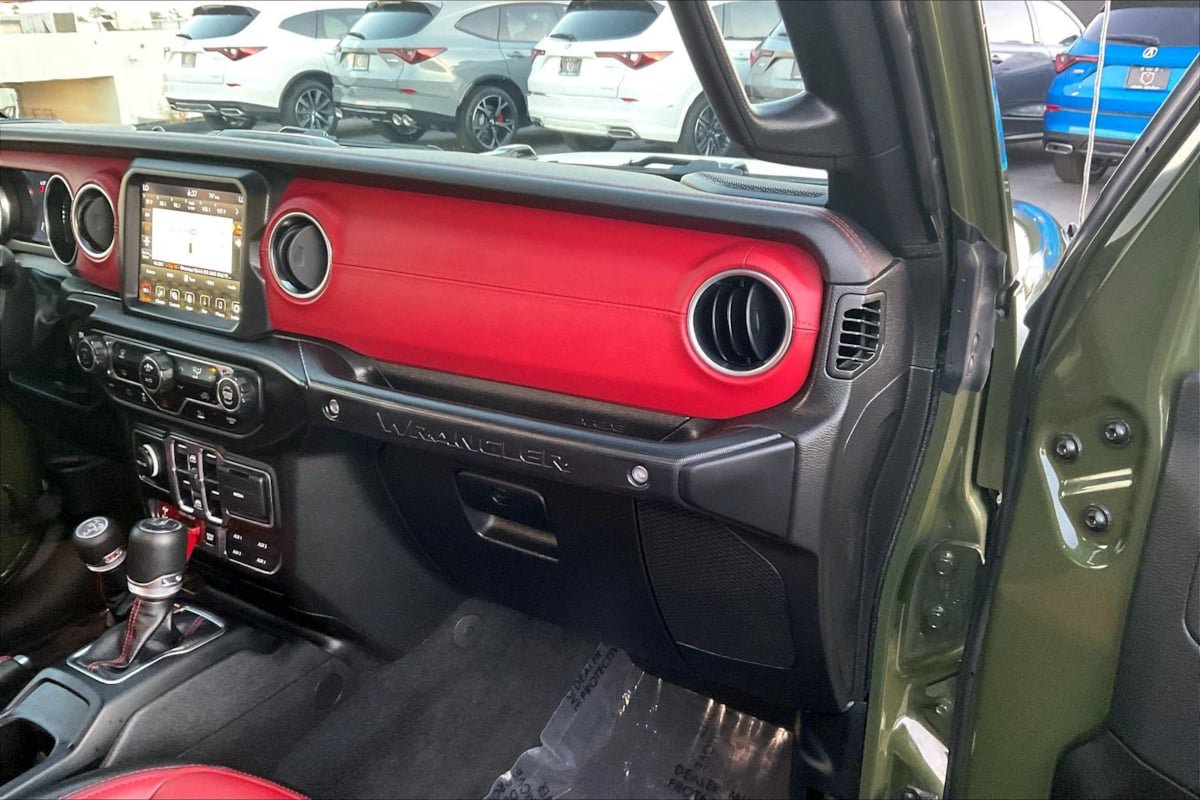 Used 2023 Jeep Wrangler Unlimited Rubicon 4xe AWD/4WD image 14
