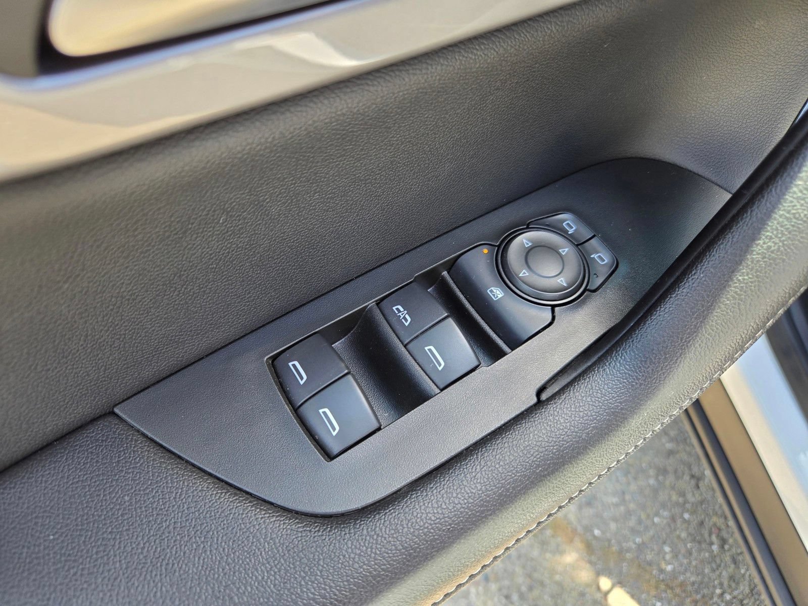 Used 2025 Chevrolet Blazer LT AWD/4WD image 14