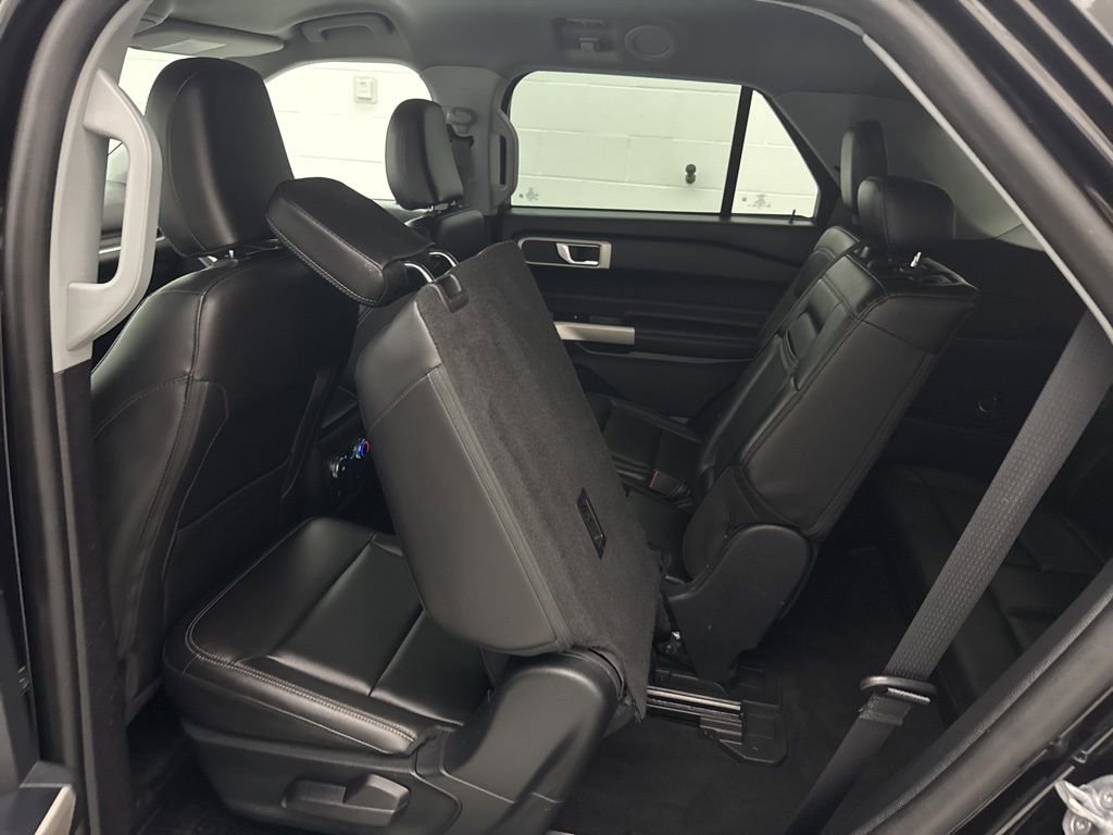 Used 2022 Ford Explorer XLT image 44