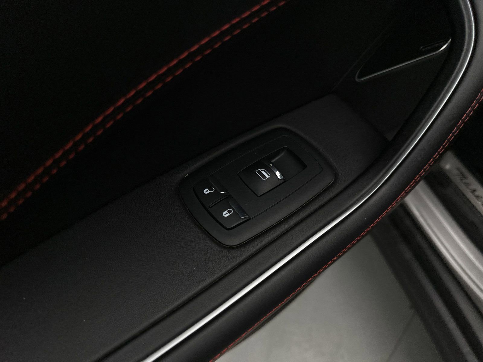 Used 2018 Maserati Levante GranLusso image 28