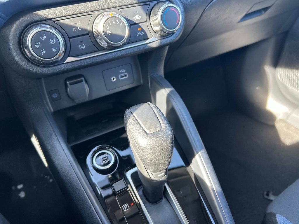 Used 2025 Nissan Versa SV w/ Trunk Package image 32