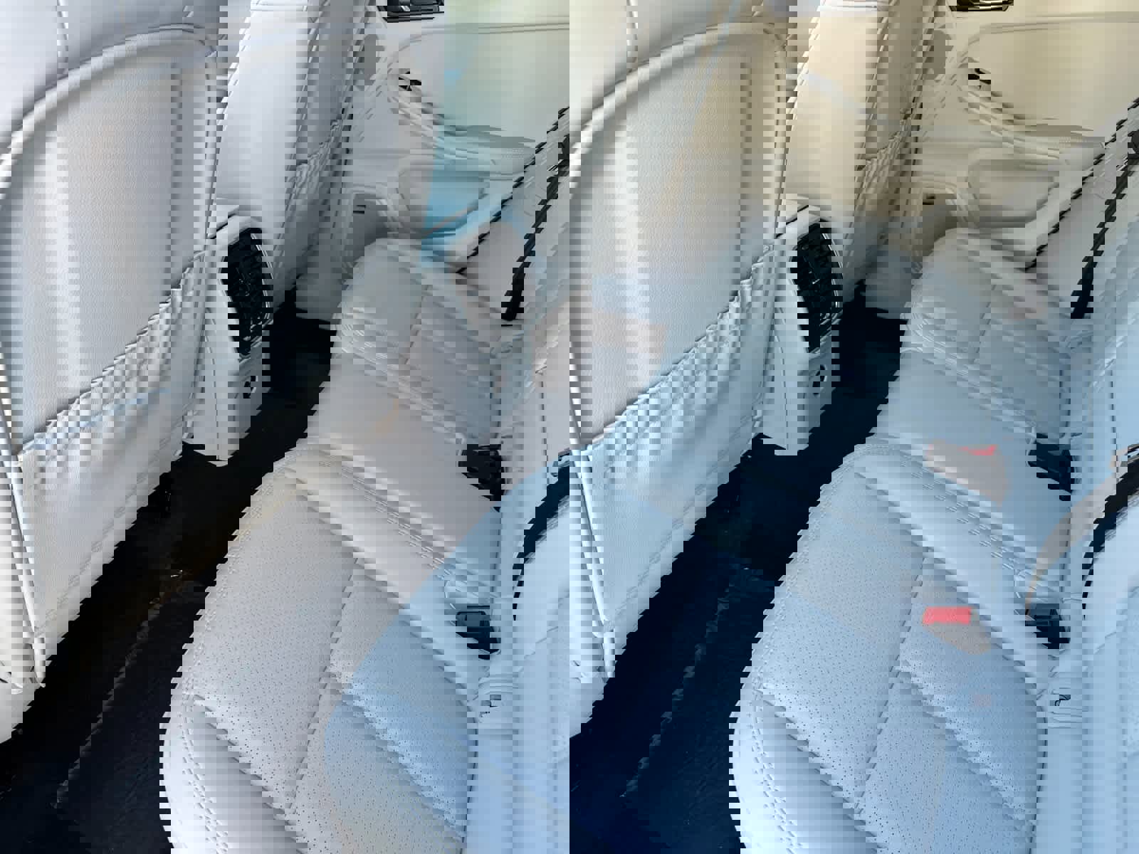 New 2026 Porsche Macan image 13