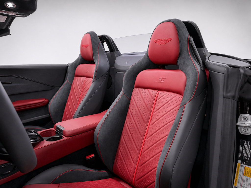 New 2026 Aston Martin V8 Vantage S RWD image 13