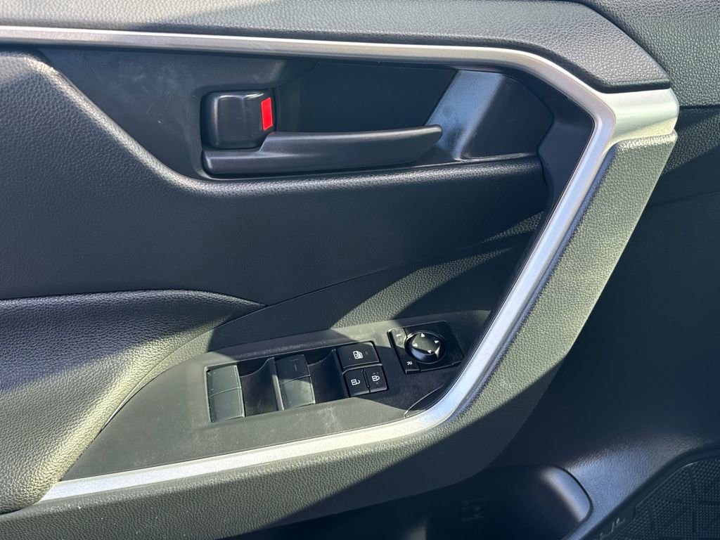 Used 2023 Toyota RAV4 LE image 30