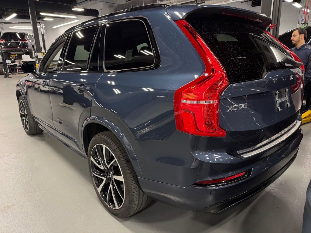Used 2023 Volvo XC90 T8 Plus w/ Protection Package Premier image 2