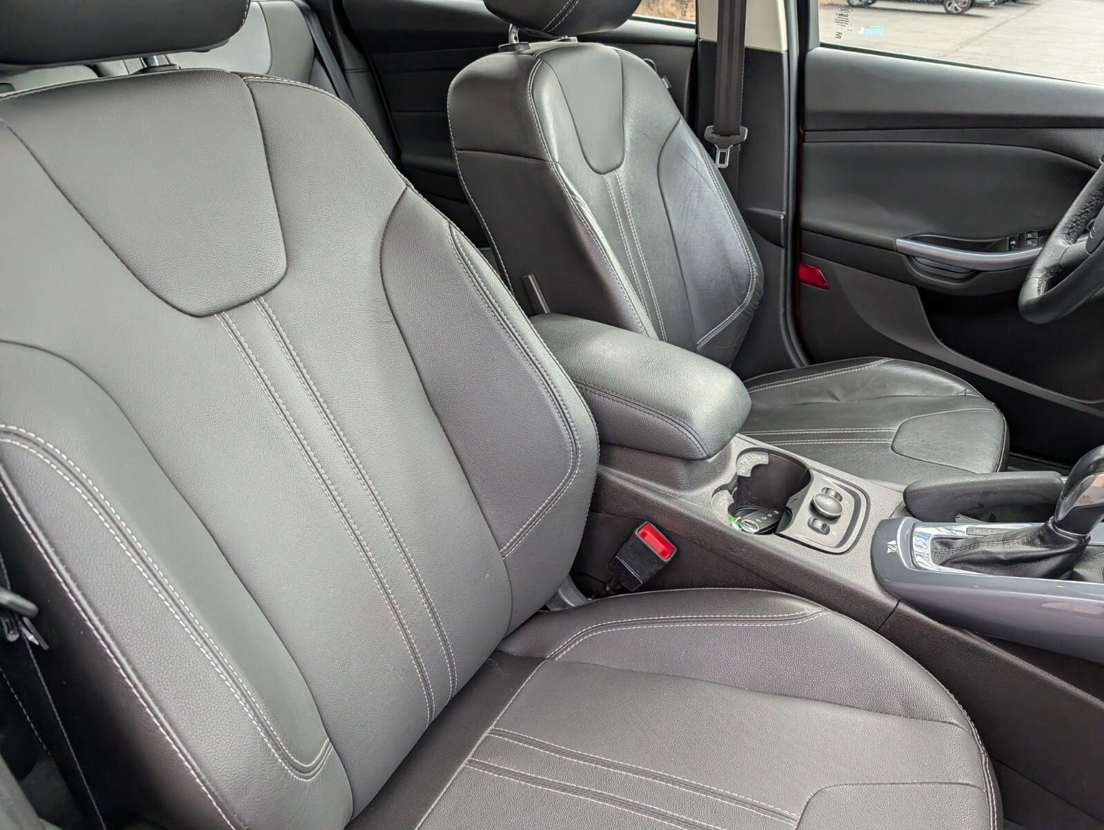 Used 2014 Ford Focus Titanium image 26