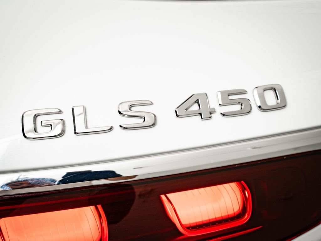 Used 2025 Mercedes-Benz GLS 450 4MATIC image 19