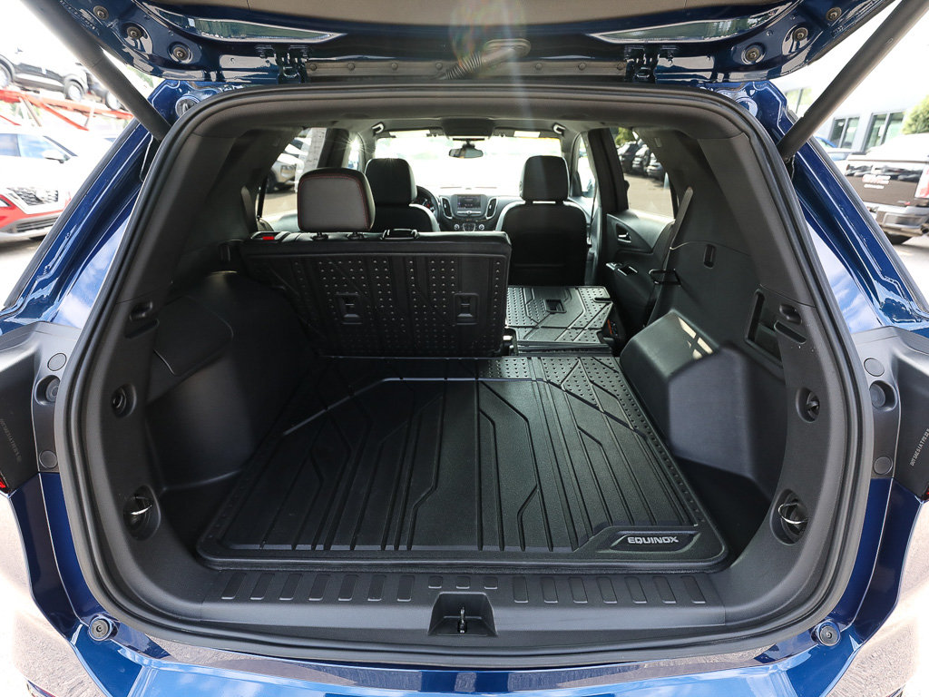 Used 2023 Chevrolet Equinox RS w/ LPO, Floor Liner Package FWD image 7