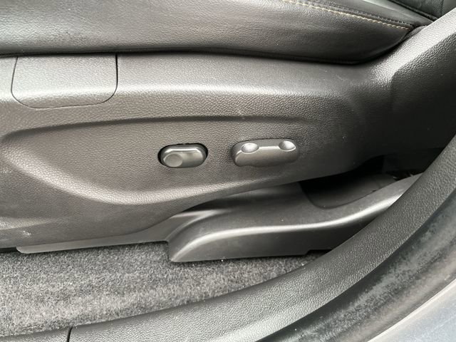 Used 2019 Chevrolet Trax LT w/ LT Convenience Package image 16