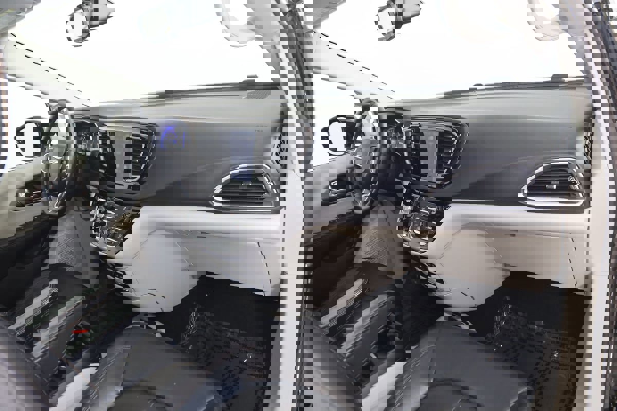 Used 2017 Chrysler Pacifica Touring-L image 40