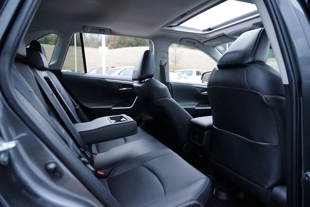 Used 2023 Toyota RAV4 Limited image 30