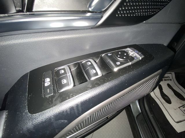 Used 2024 Kia Telluride EX w/ EX Captain's Chair Package image 13