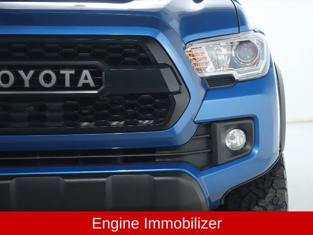 Used 2017 Toyota Tacoma TRD Off-Road w/ Premium & Technology Package image 9