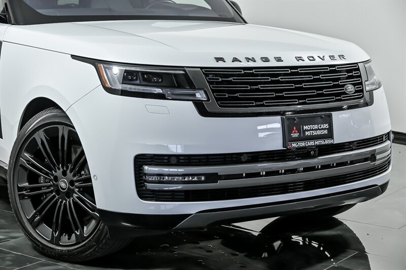 Used 2022 Land Rover Range Rover Long Wheelbase SE AWD/4WD image 2