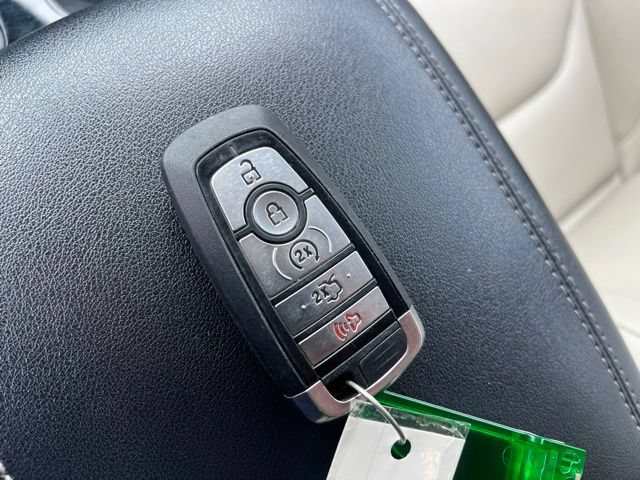 Used 2019 Ford Edge Titanium FWD image 26