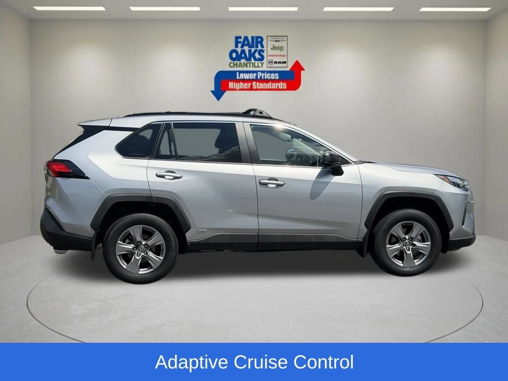Used 2025 Toyota RAV4 LE AWD/4WD image 7
