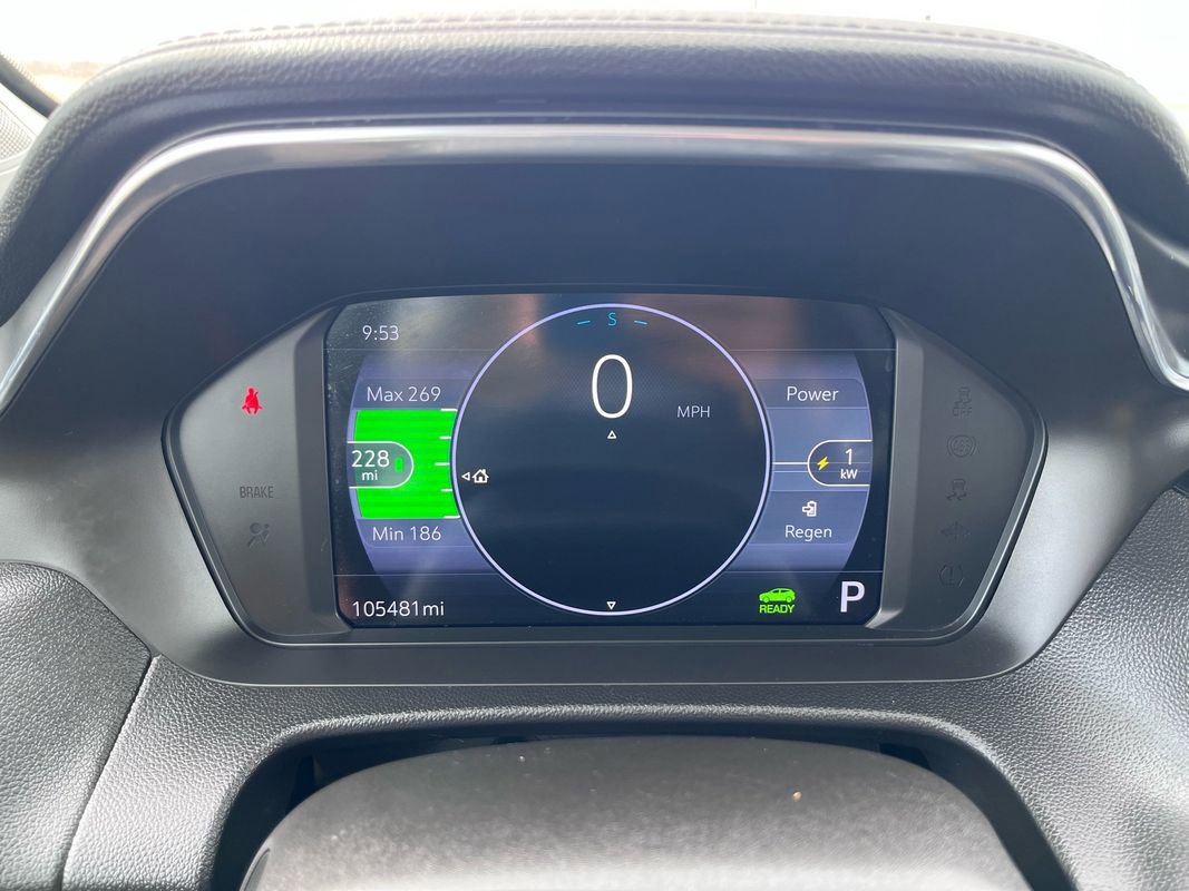 Used 2023 Chevrolet Bolt EUV LT image 28