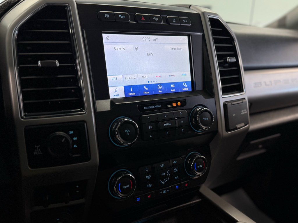 Used 2020 Ford F350 Lariat image 24