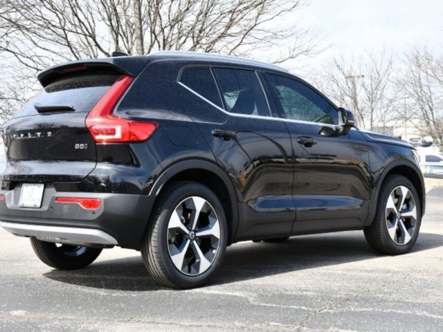 New 2025 Volvo XC40 B5 Core w/ Protection Package Premier image 7