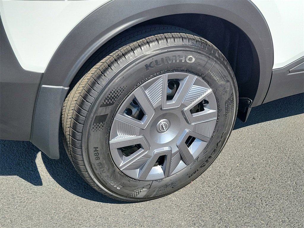 New 2025 Nissan Kicks S FWD image 13