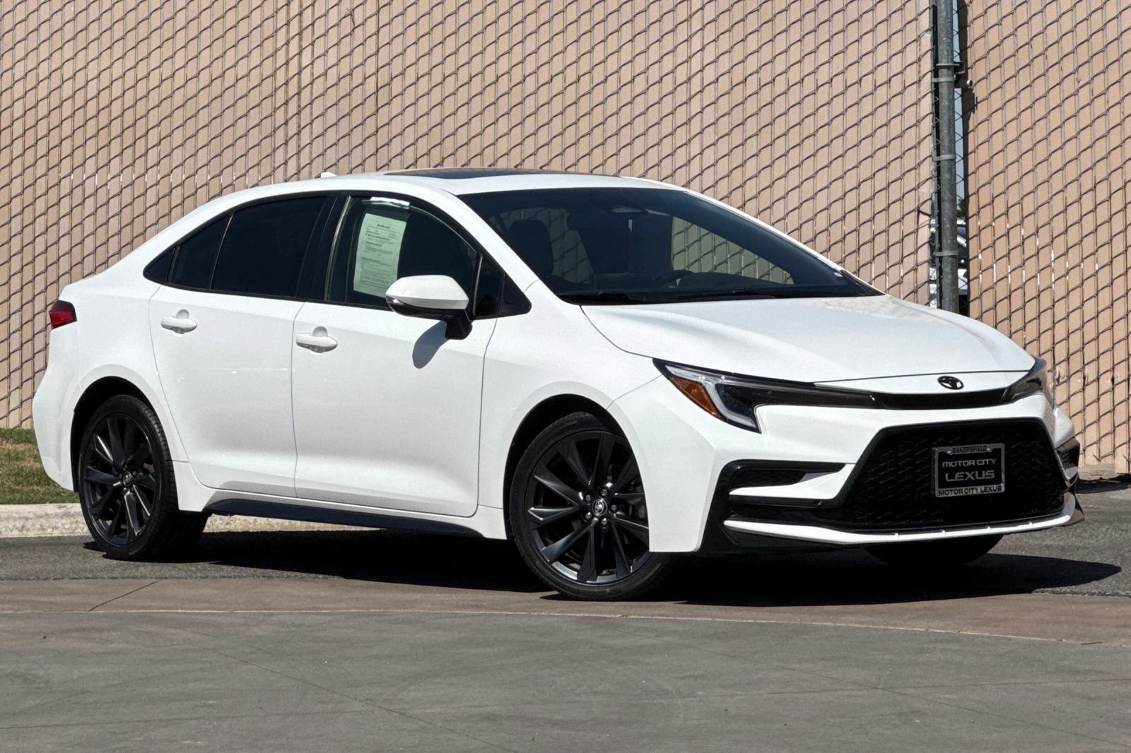 Used 2023 Toyota Corolla SE w/ SE Premium Package FWD video 2