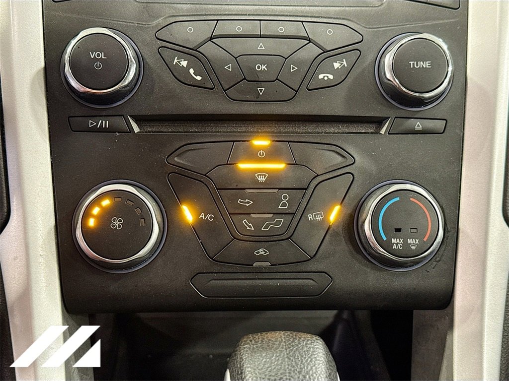 Used 2015 Ford Fusion SE image 17