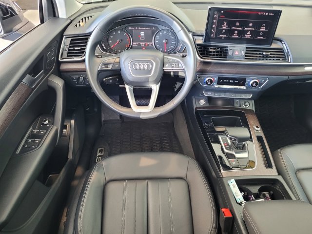 Used 2023 Audi Q5 2.0T Premium w/ Convenience Package AWD/4WD image 16