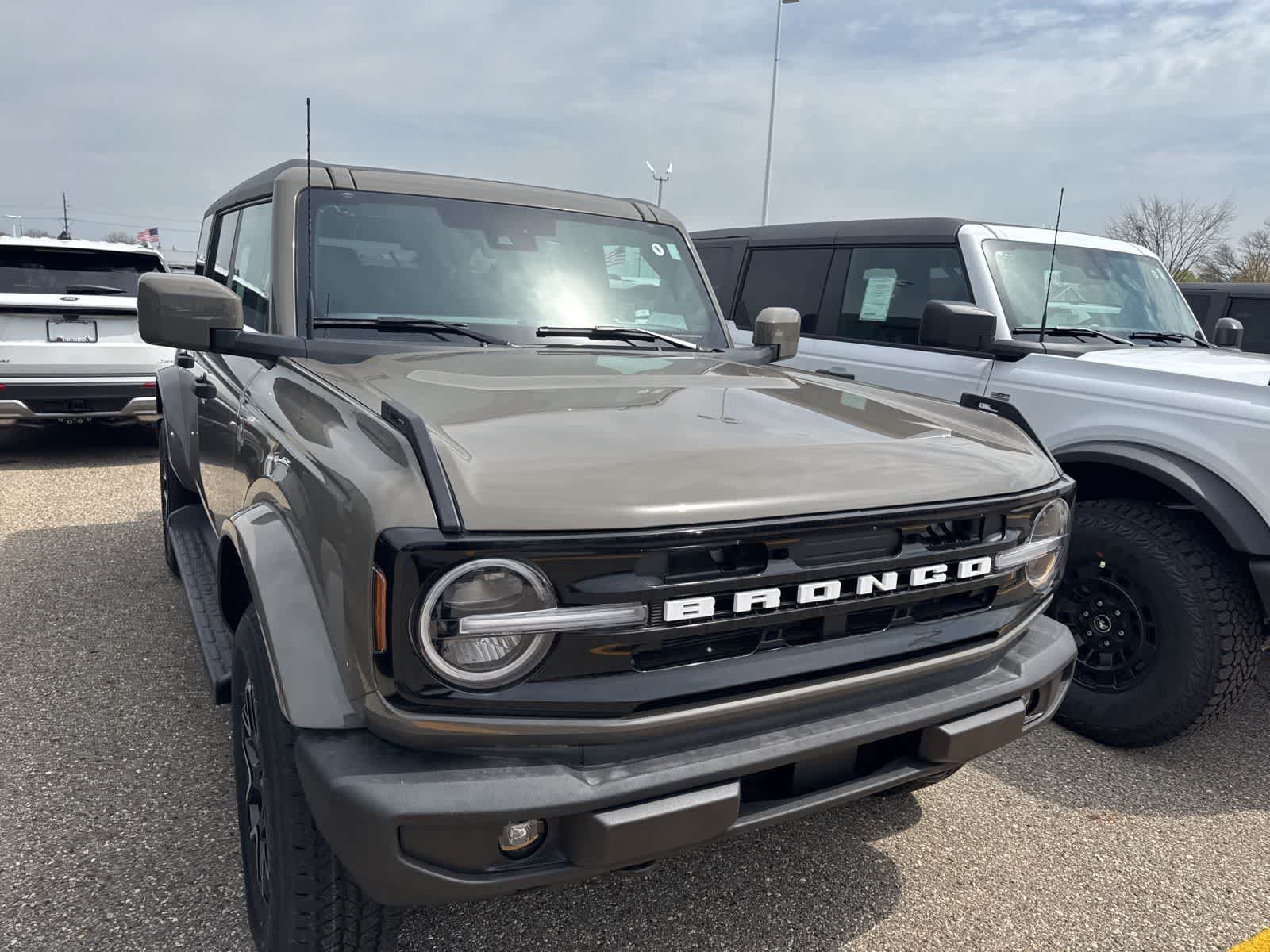 New 2026 Ford Bronco Outer Banks AWD/4WD image 5