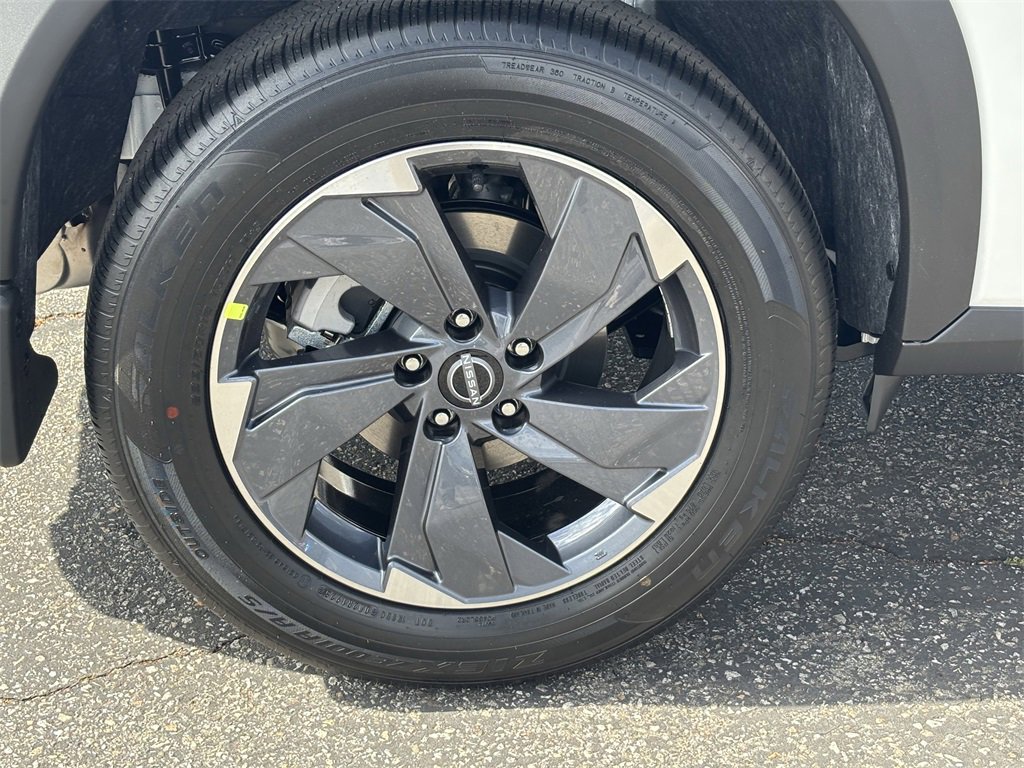 New 2026 Nissan Rogue SV image 7