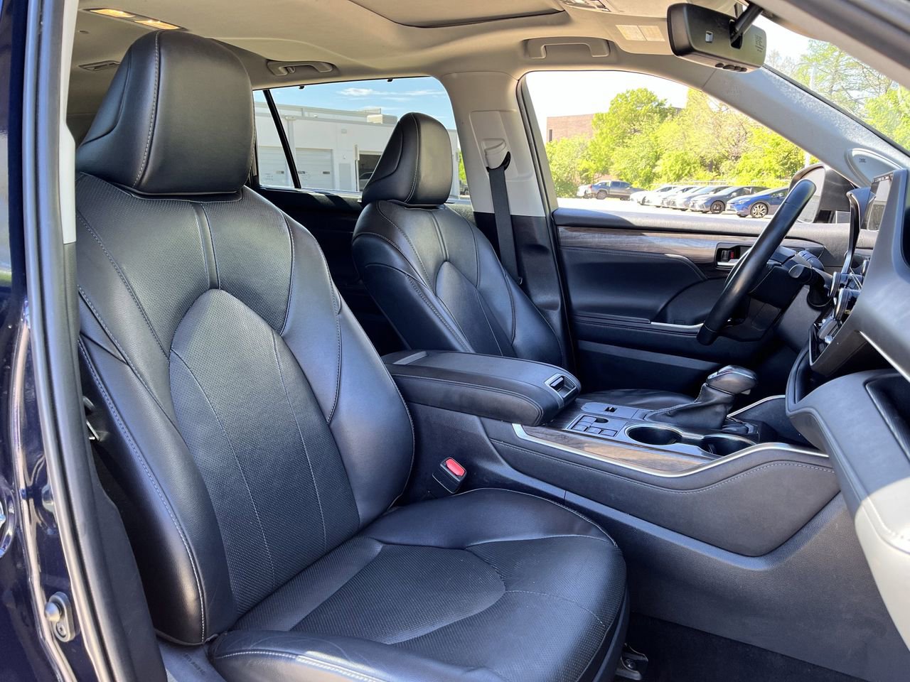 Used 2023 Toyota Highlander Limited FWD image 25