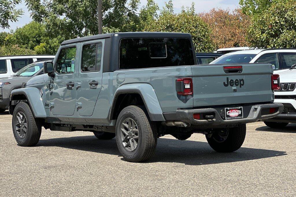 New 2026 Jeep Gladiator Sport AWD/4WD image 6