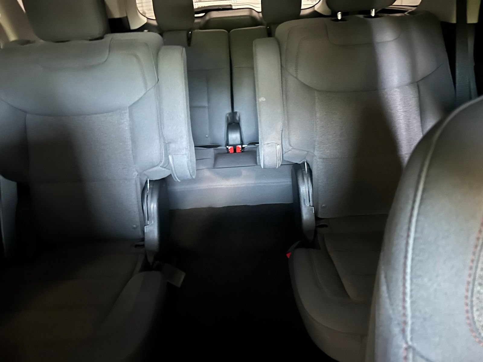 Used 2025 Ford Explorer Active AWD/4WD image 23