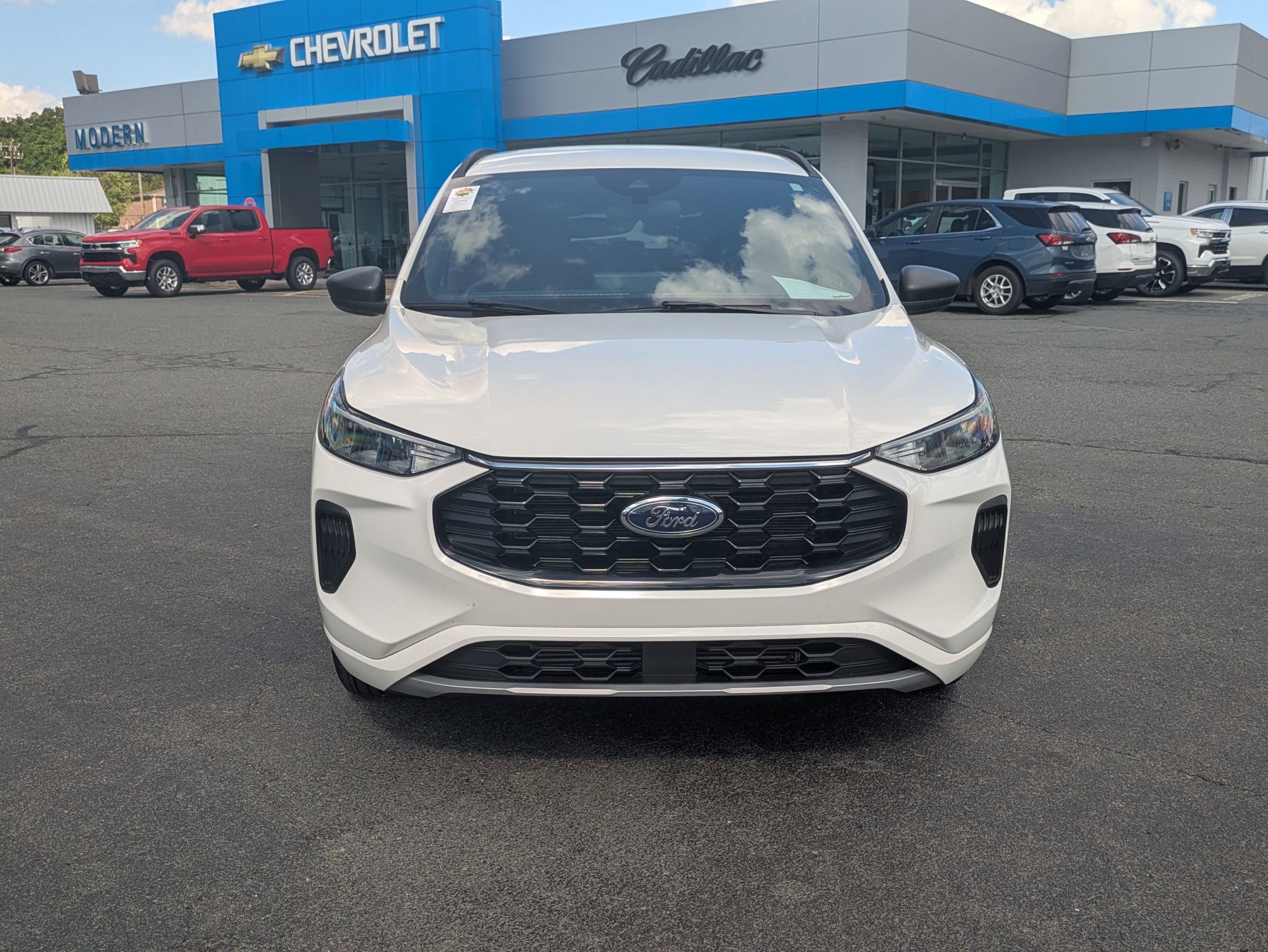 Used 2024 Ford Escape ST-Line w/ Tech Pack #1 FWD image 8