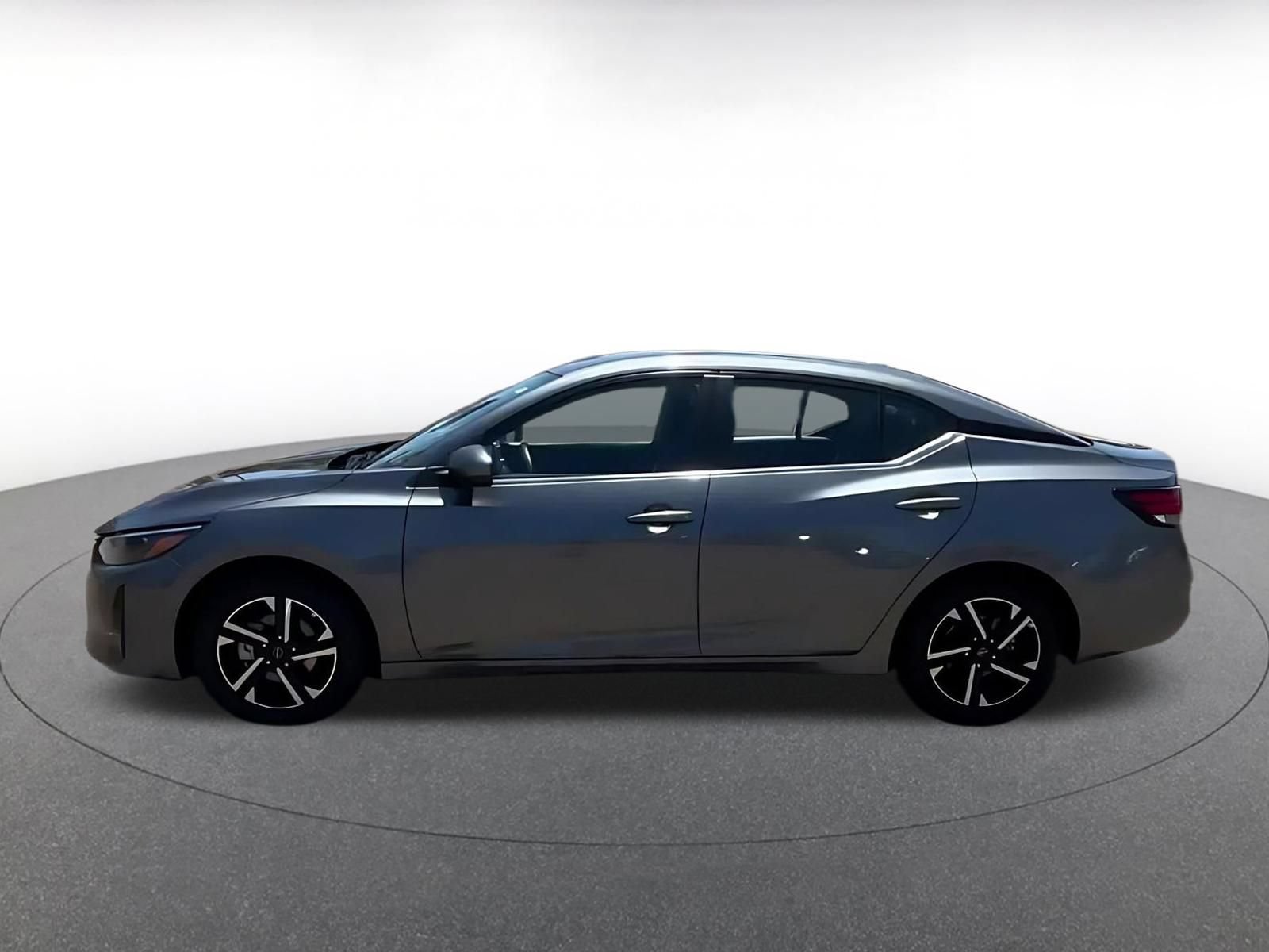 Used 2025 Nissan Sentra SV FWD image 9