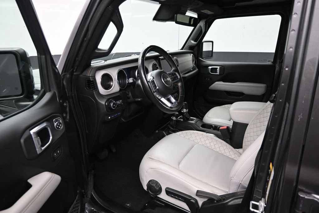 Used 2021 Jeep Wrangler Unlimited Sahara AWD/4WD image 9