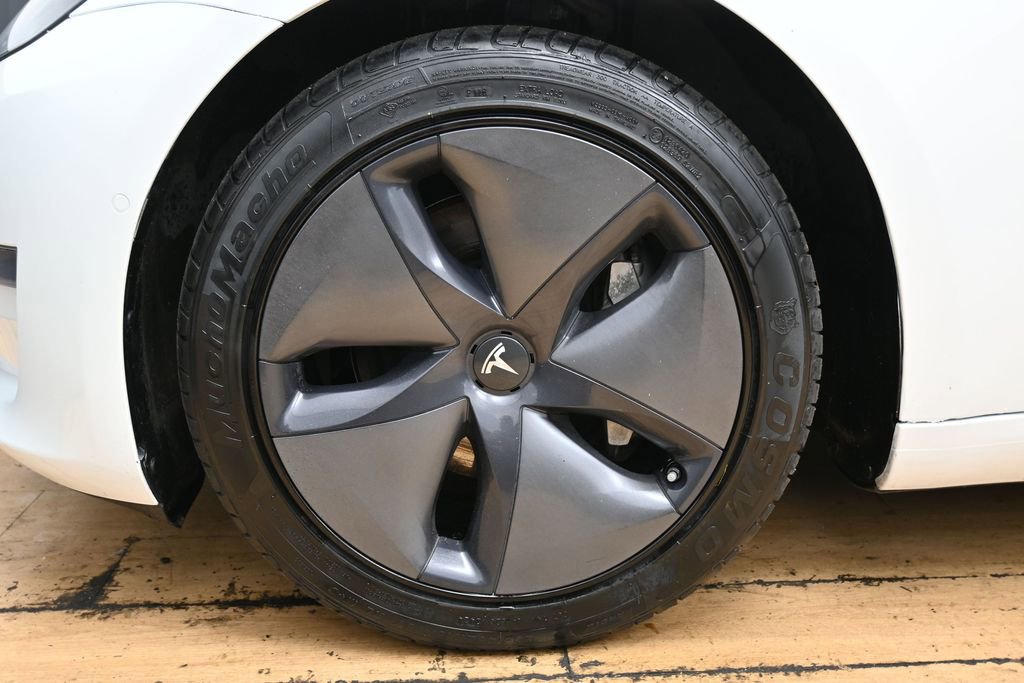 Used 2020 Tesla Model 3 Standard Range RWD image 10