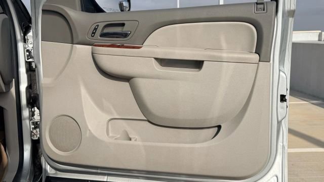 Used 2013 Chevrolet Tahoe LTZ image 17