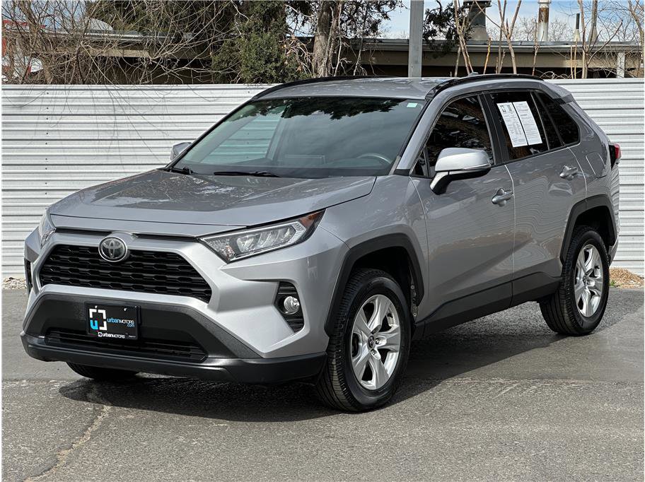 Used 2020 Toyota RAV4 XLE image 6