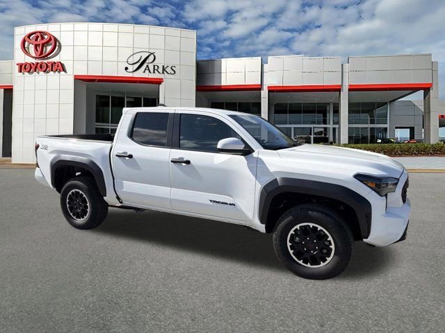Certified 2025 Toyota Tacoma TRD Off-Road AWD/4WD image 1