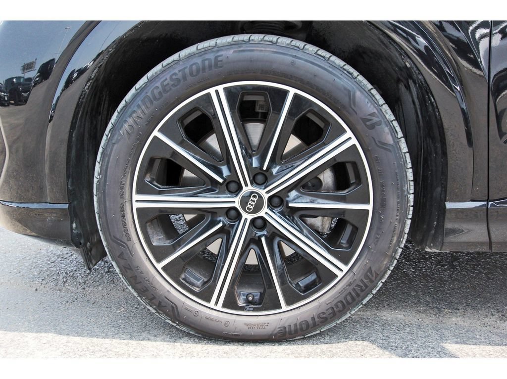 Used 2022 Audi Q4 e-tron Premium Plus AWD/4WD image 37