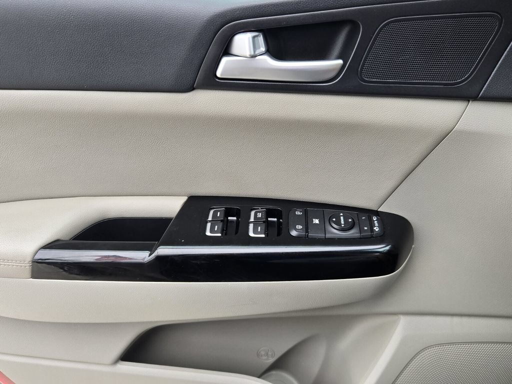Used 2022 Kia Sportage EX FWD image 26