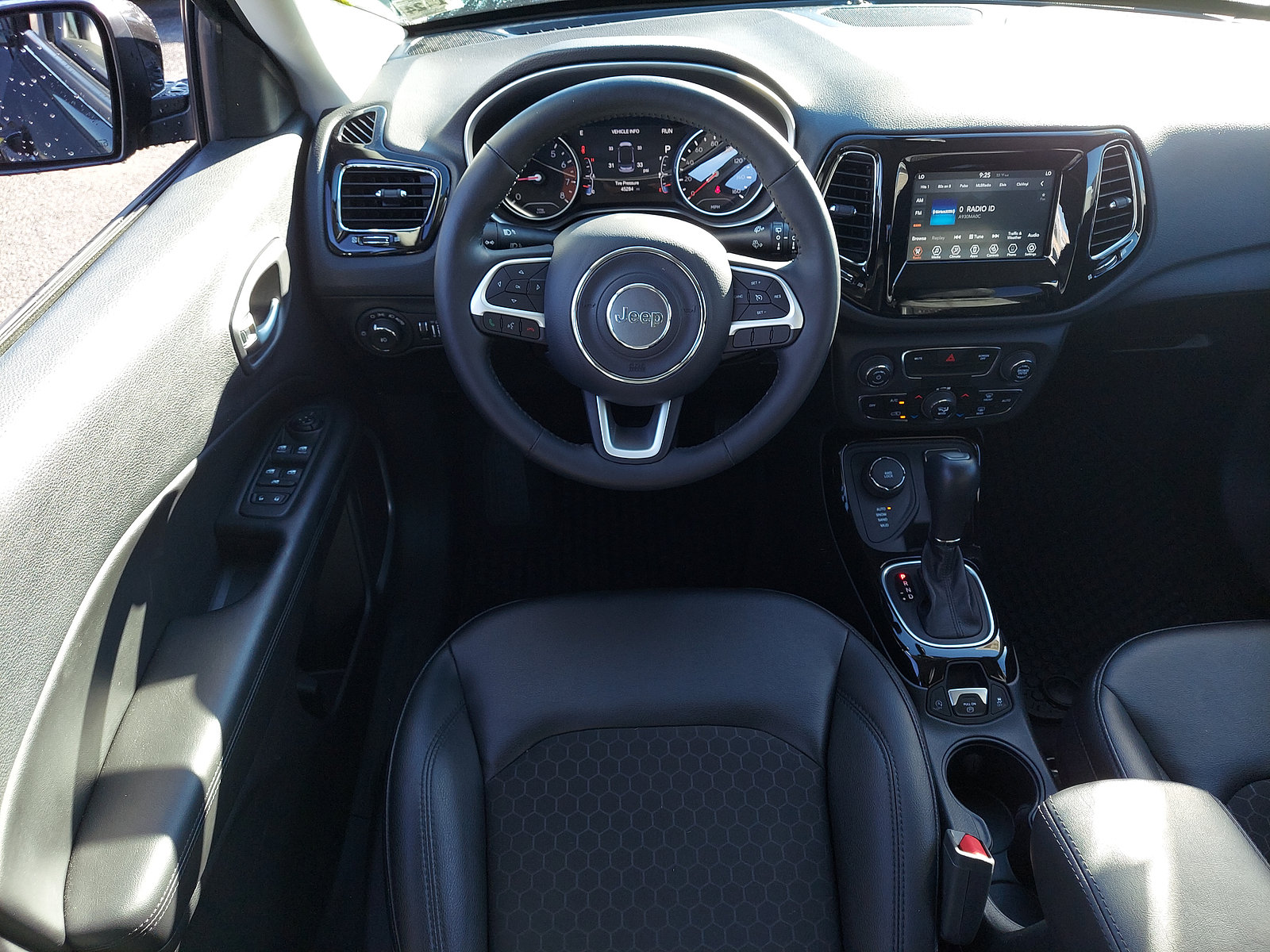 Used 2019 Jeep Compass Latitude AWD/4WD image 11